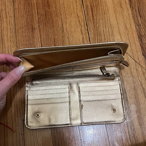 PRADA SAFFIANO GIFT Ribbon Bifold Long Wallet Long Wallet (w/ Coin Compartment) - Picture 3 of 5